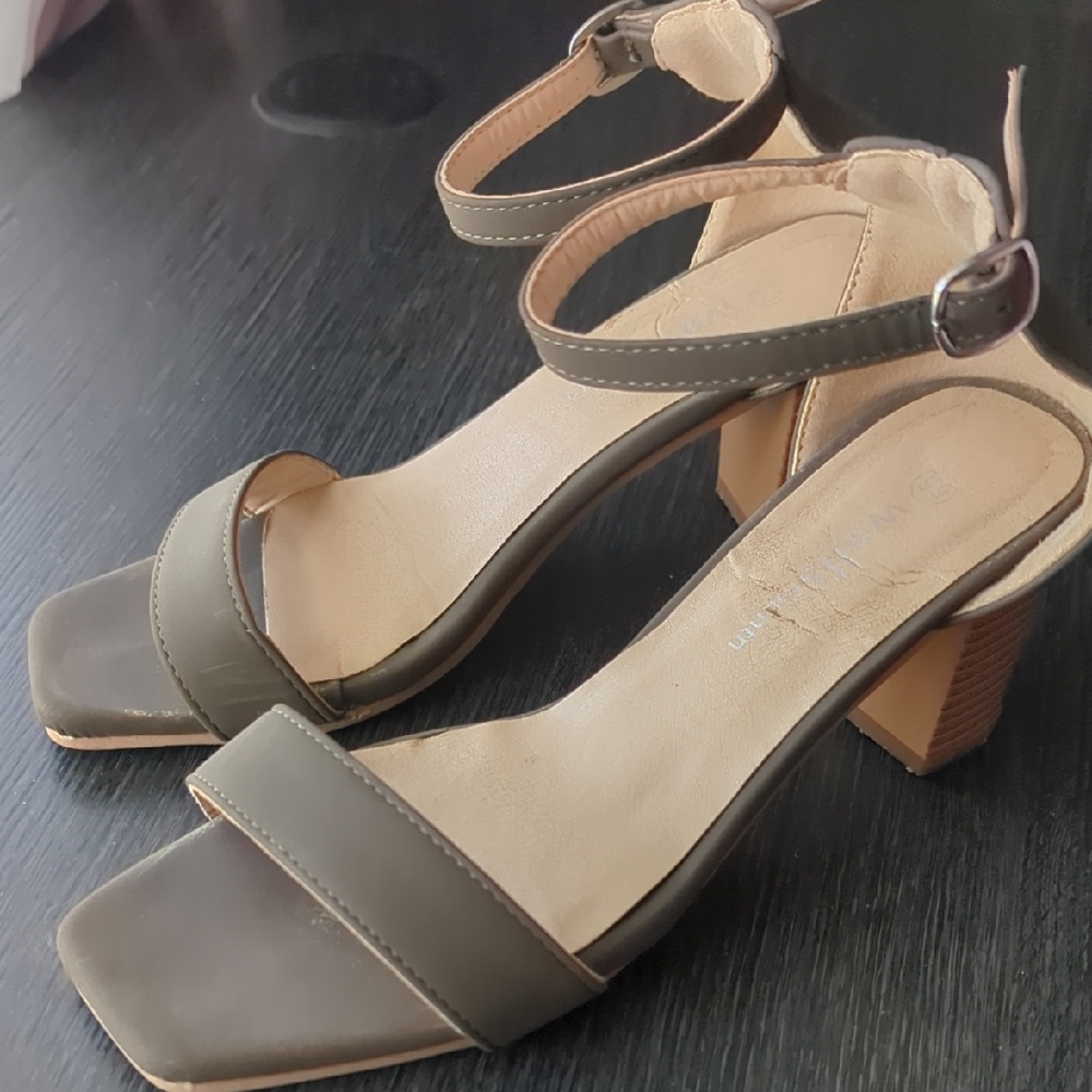 Elegant Olive Green Women's Heels